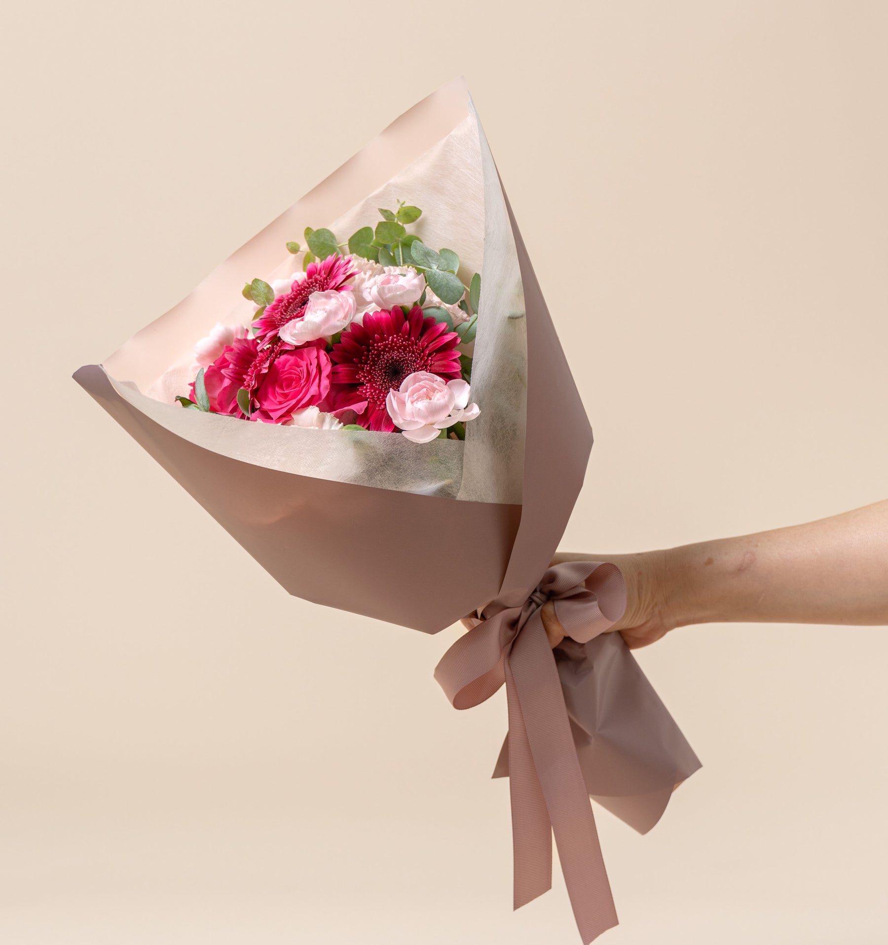 ブライトピンクの花束 ブーケタイプ size:S