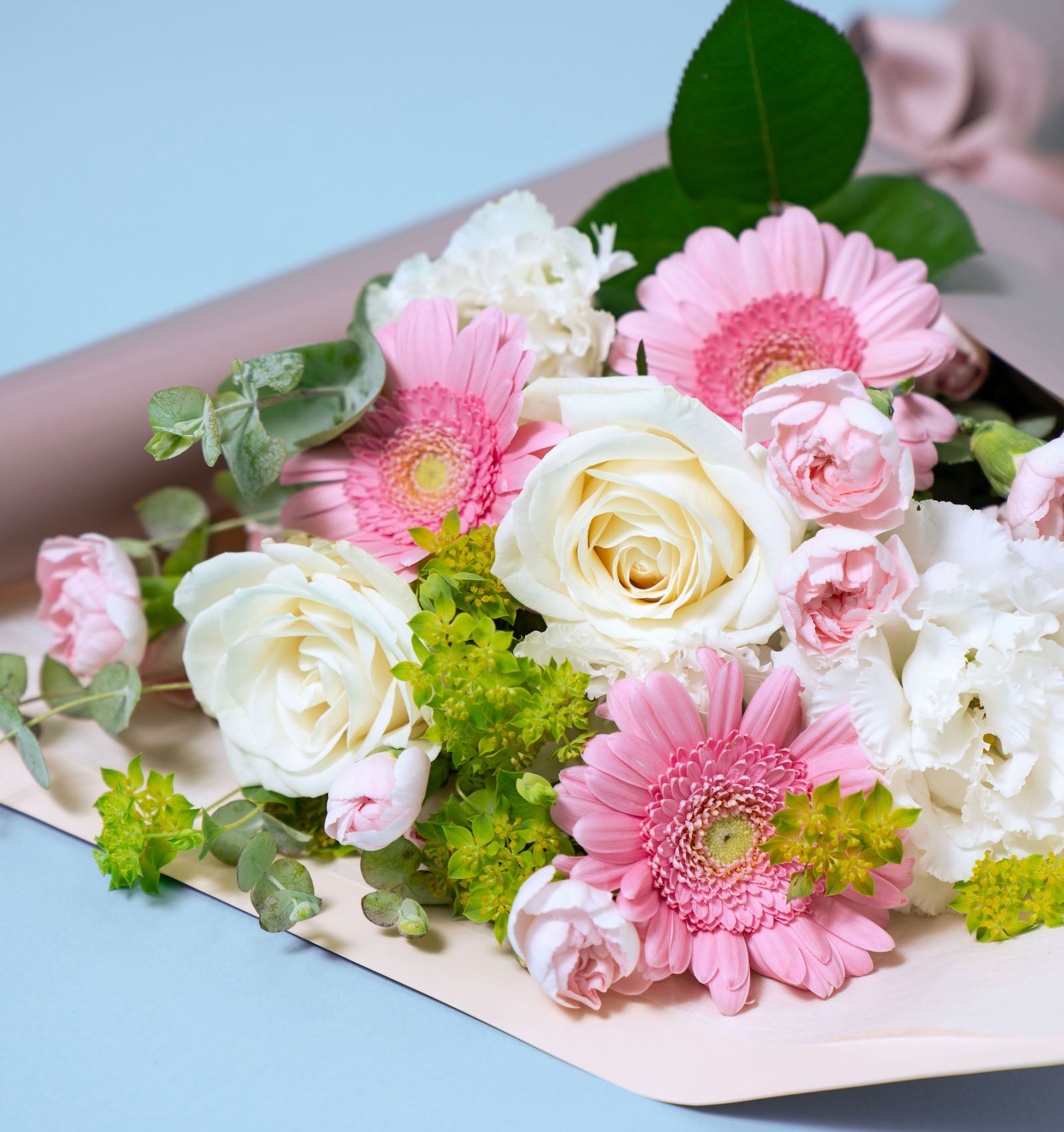 ナチュラルピンクの花束 贈呈タイプ size:S