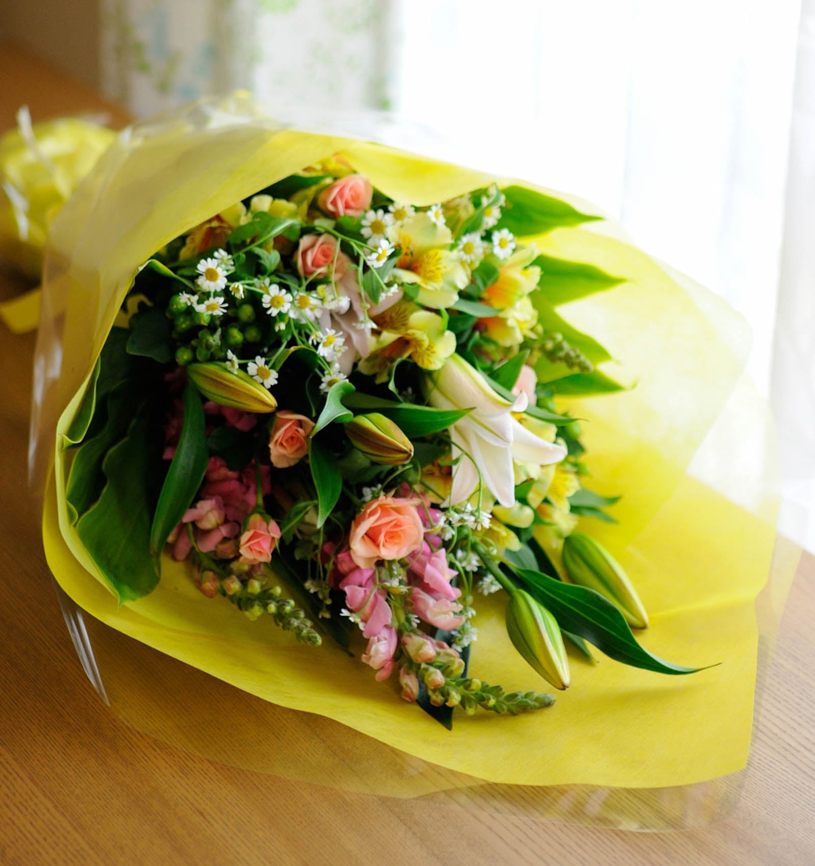 ユリの花束｜花次郎のフラワーギフト｜プレゼント｜花束｜ブーケ｜生花