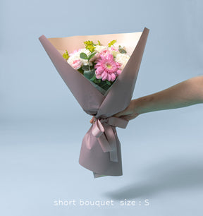 ナチュラルピンクの花束  ブーケタイプ　size:S