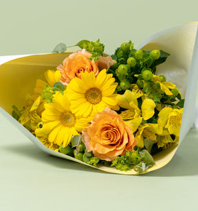 ビタミンカラーの花束  ブーケタイプ　size:S