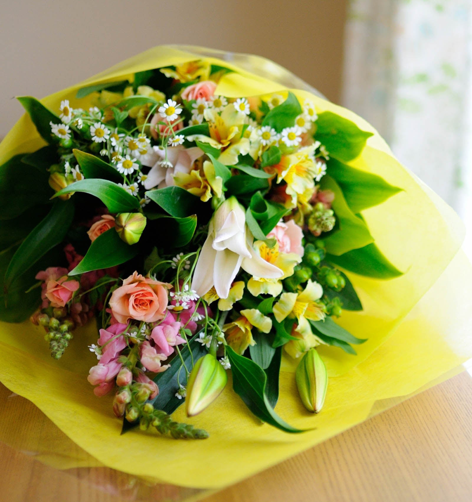 ユリの花束｜花次郎のフラワーギフト｜プレゼント｜花束｜ブーケ｜生花